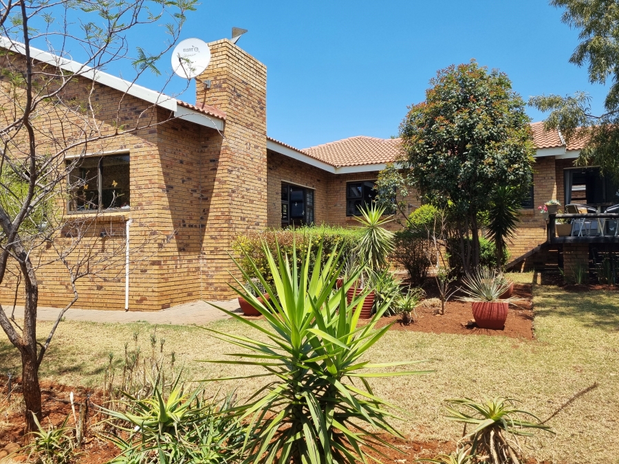 3 Bedroom Property for Sale in Buffelspoort Eco Estate North West